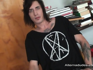 Weird emo dude is wanking his weak cock so bad