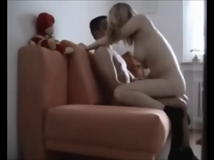 Amateur couple fuck on couch