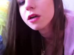 Stella Cox lecca sperma da per terra