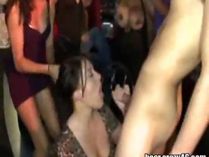 Babes Sucks At Wild Party