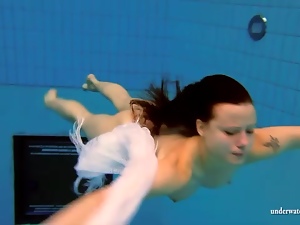 Perky teen boobs are beautiful underwater