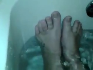 FF24 Natural Toes Underwater