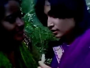 amateur indian girls kiss