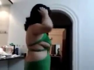 Hot Egyptian Milf Sexy Dance