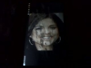 Tribute MONSTER facial Selena Gomez