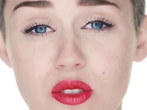 Miley Cyrus - Wrecking Ball