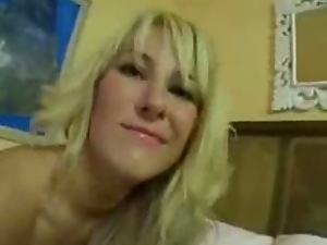 Blond Luscious teen licks and bangs - frmxd com