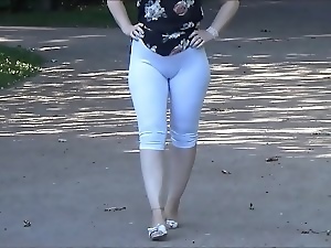 Ass in Leggigs in public